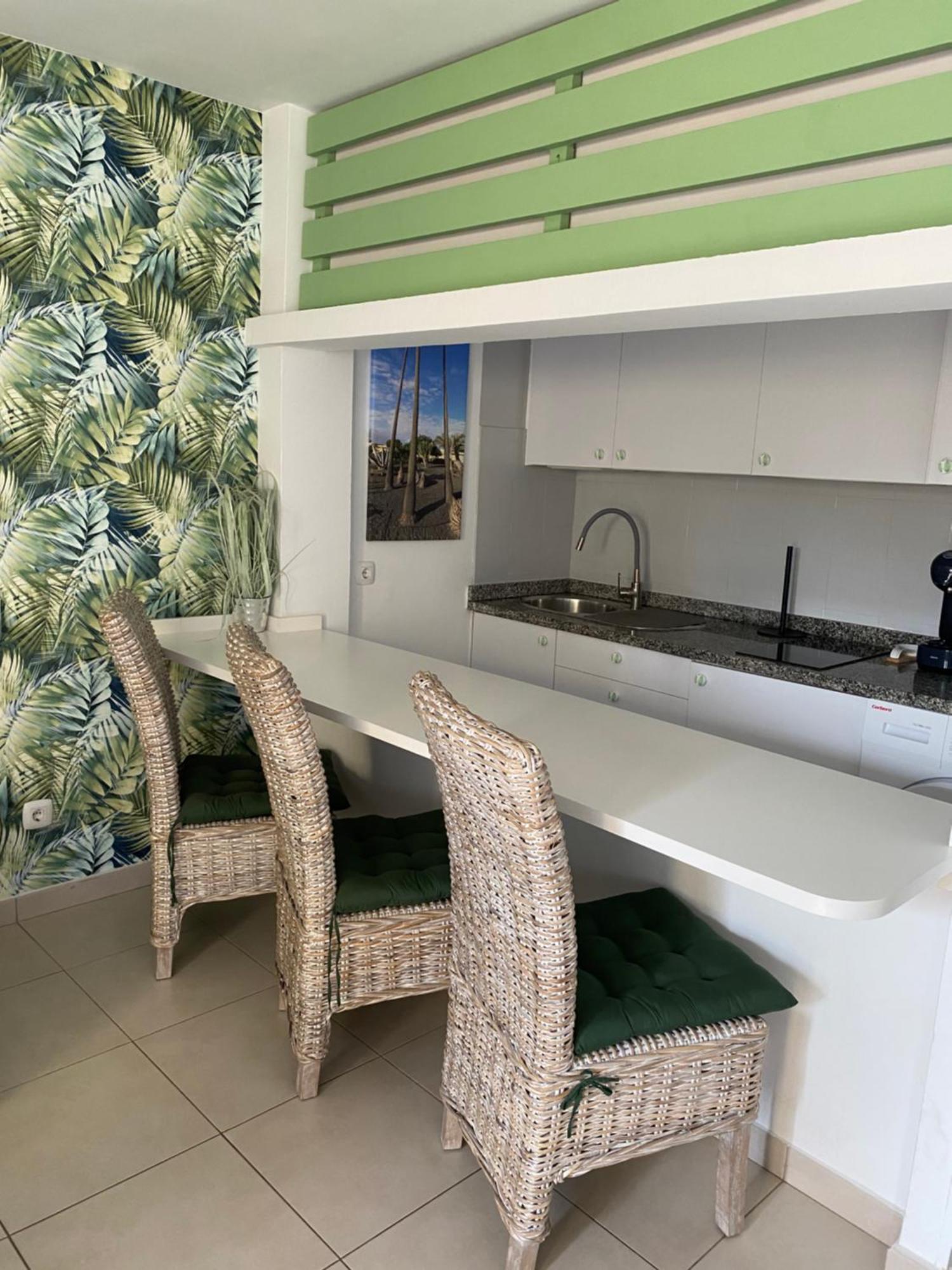 Atlantic Garden Andrew Apartments Pool Air Conditioning คอร์ราเลโฮ ภายนอก รูปภาพ